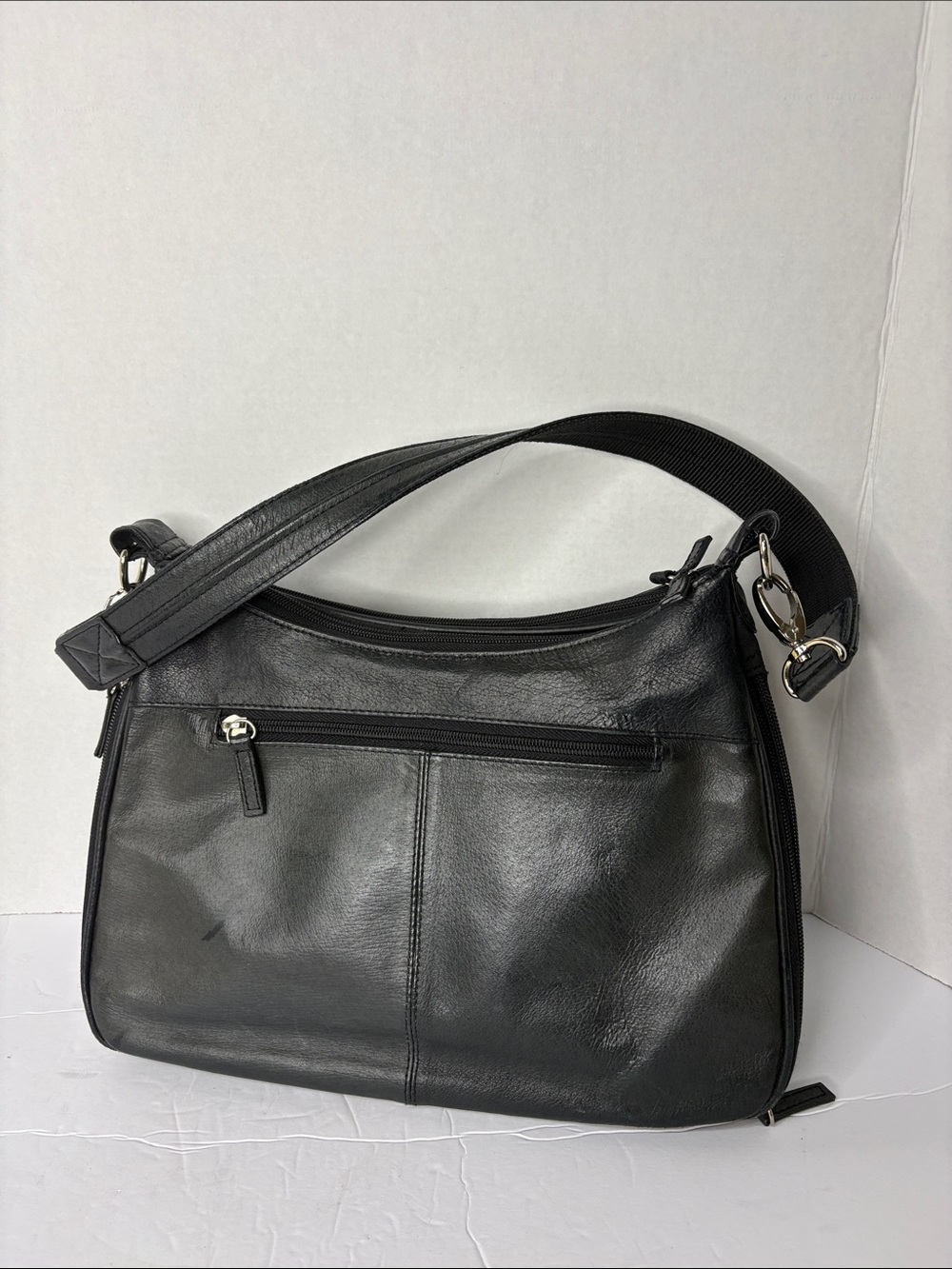 Gun Tote’n Mamas (GTM) Concealed Carry Black Leather Hobo Bag